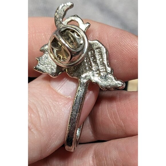 Vintage Y2K Rawcliffe Home Grape Bunch Lapel Pin With Hook - Picture 4 of 4